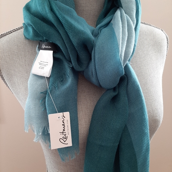 💚 2 for $30💚 Reitmans Scarf - Picture 2 of 4